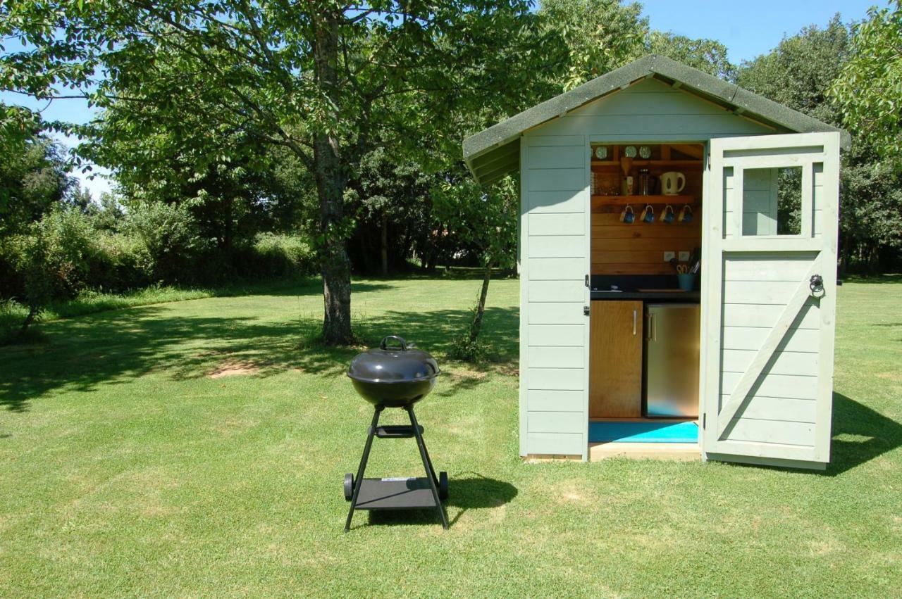 Camping La Forêt de Tessé Exterior foto