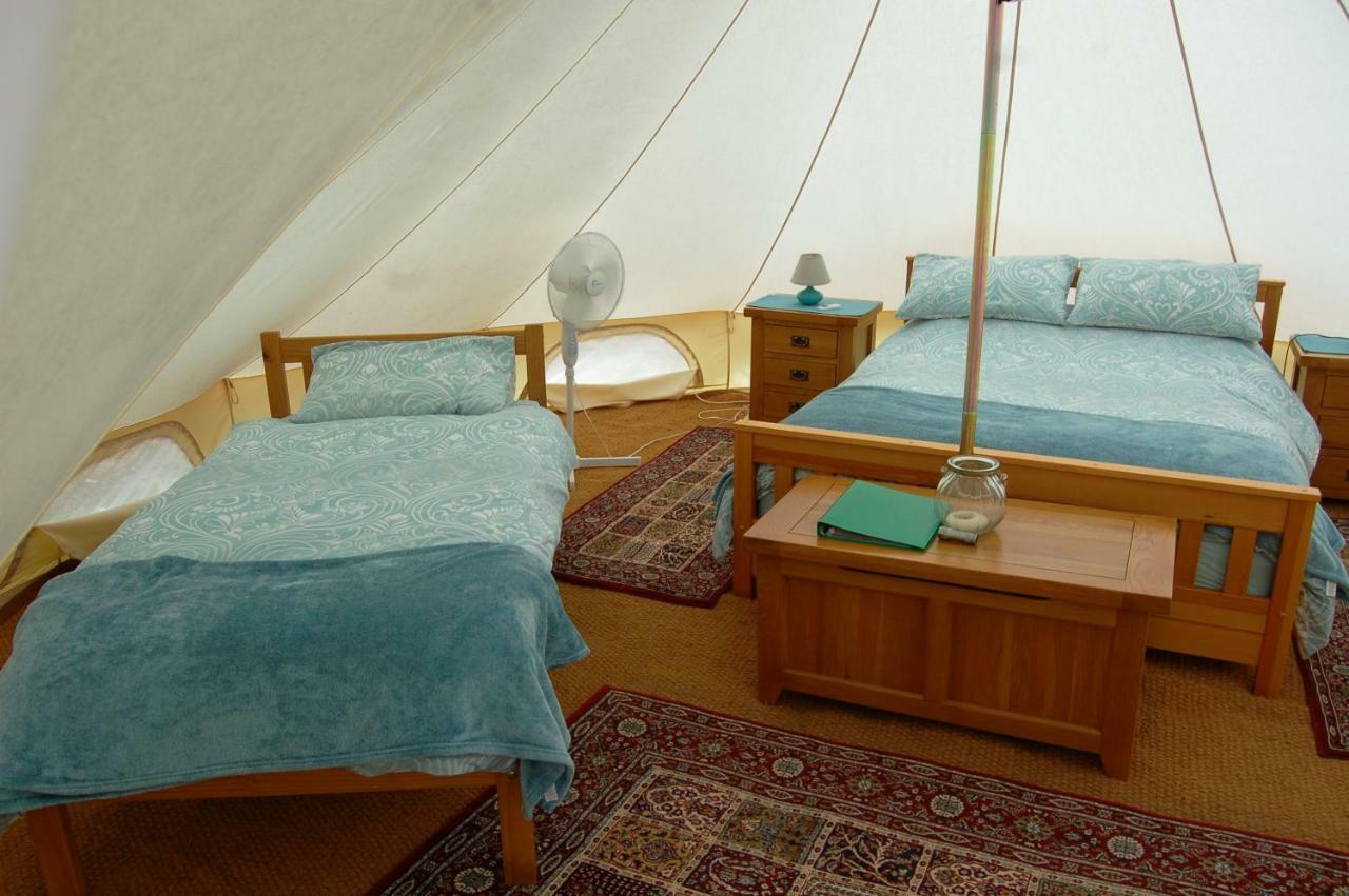 Camping La Forêt de Tessé Exterior foto